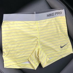 women's shorts Nike Pro